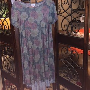 Below the knee, a dress for the fall.